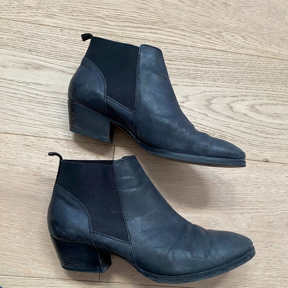 Aquatalia By Marvin K. Falco Chelsea Leather Ankle Boot